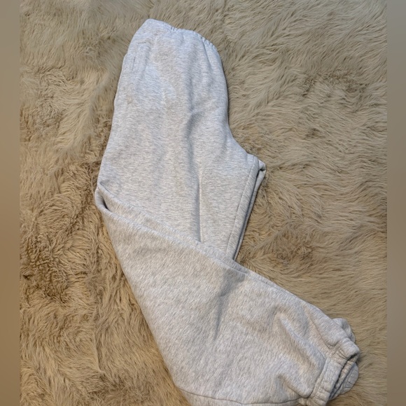 SKIMS Classic Jogger in Gray - Picture 2 of 7